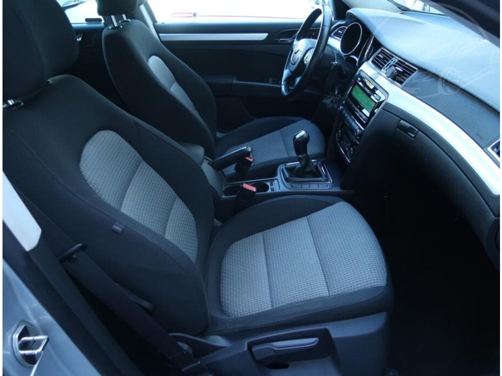 2011 Škoda SUPERB - 17