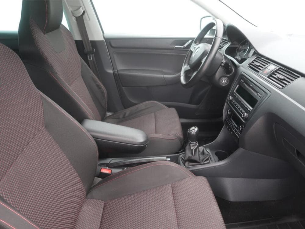 2013 Škoda RAPID - 9