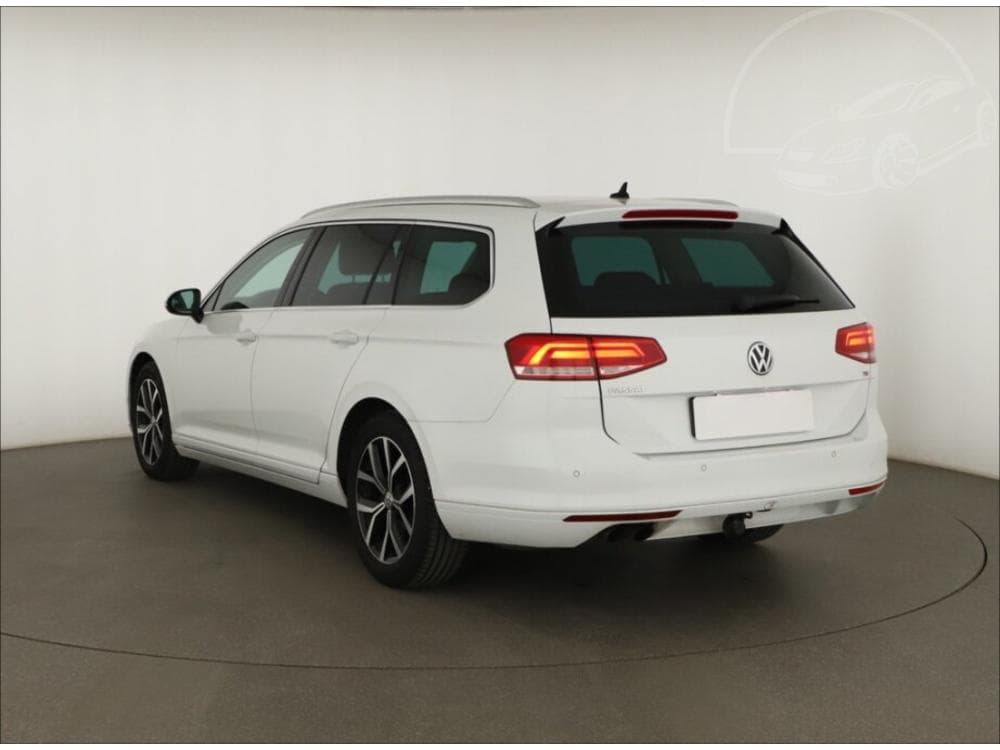 2017 Volkswagen PASSAT - 10