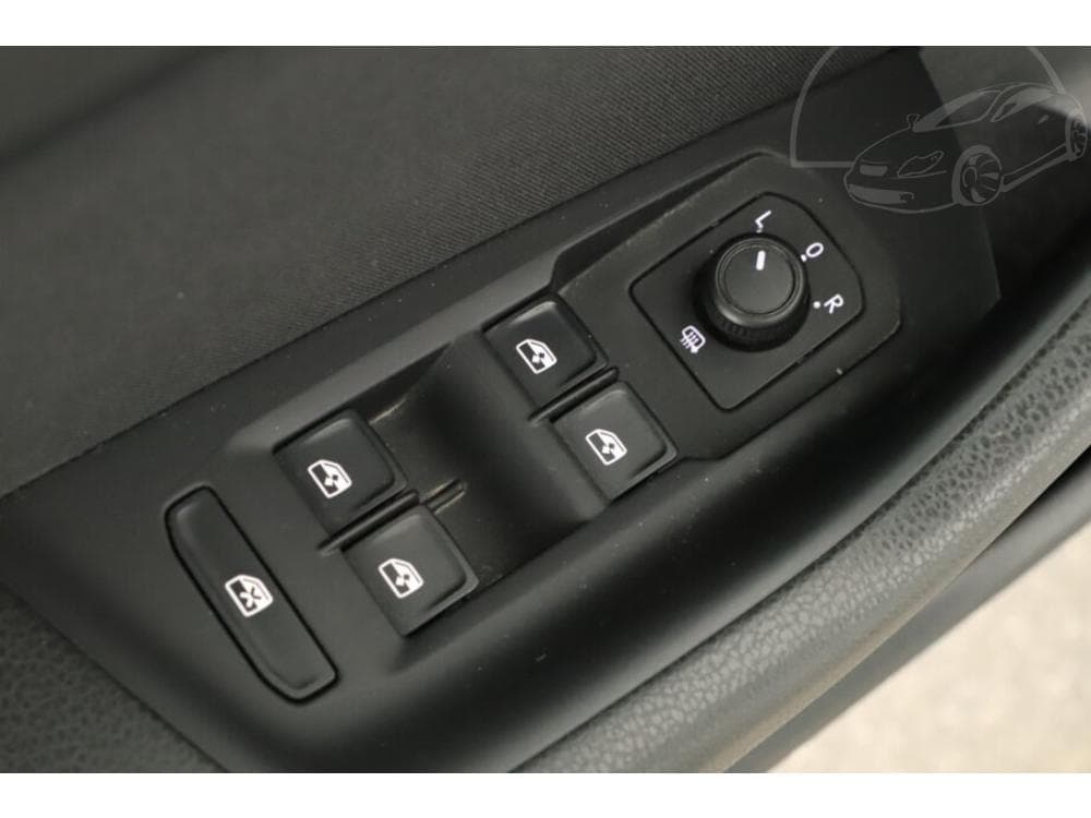 2017 Volkswagen PASSAT - 25