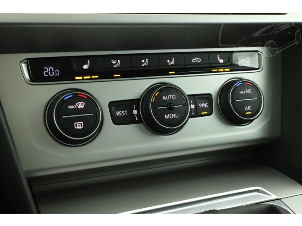 2017 Volkswagen PASSAT - 43