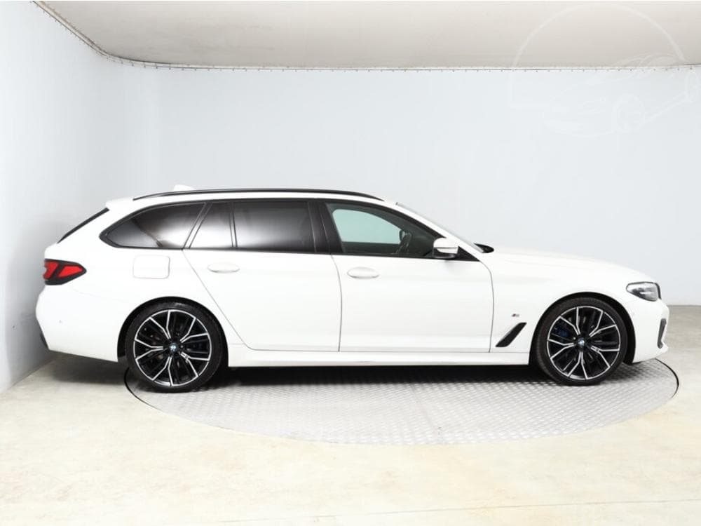 2021 BMW 5-SERIES - 21