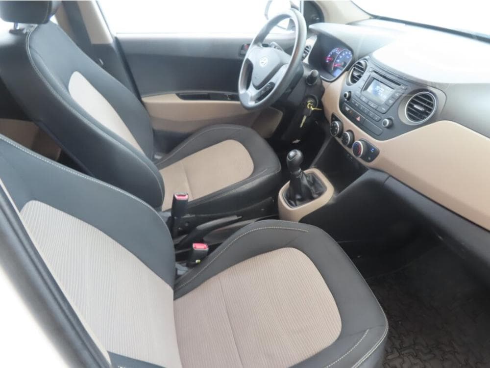 2015 Hyundai i10 - 9
