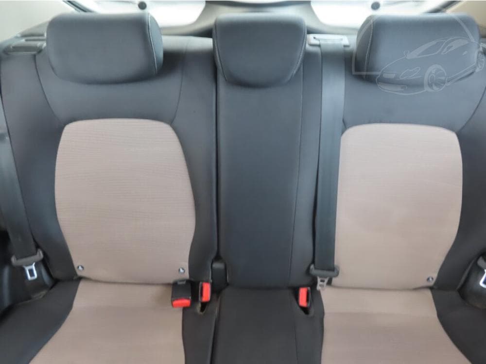 2015 Hyundai i10 - 10