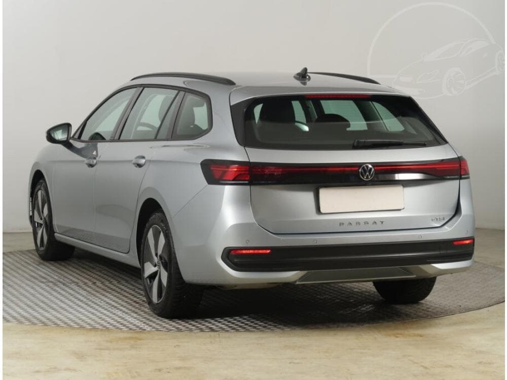 2025 Volkswagen PASSAT - 10
