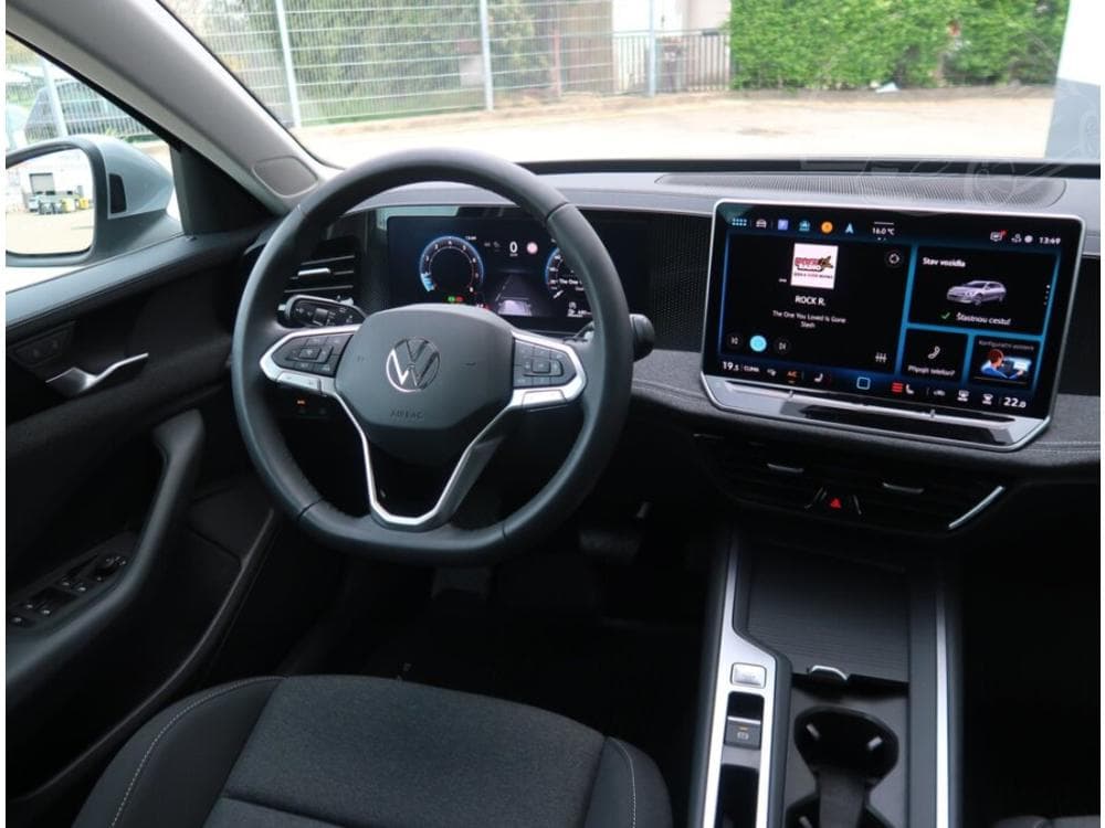 2025 Volkswagen PASSAT - 19