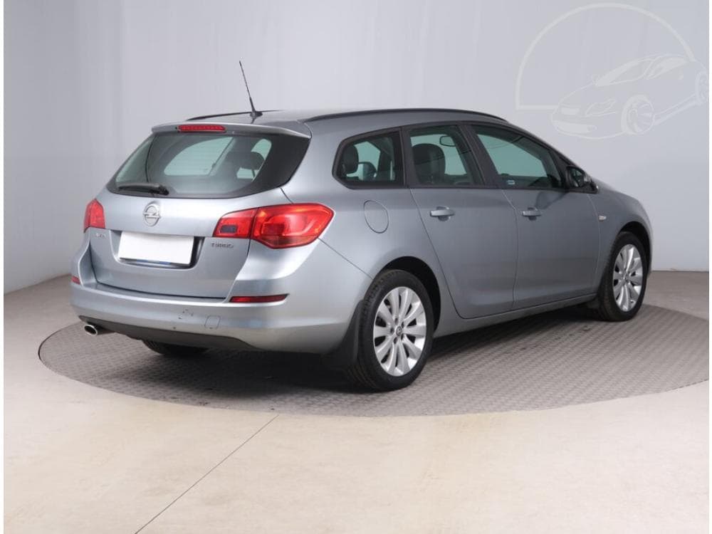 2011 Opel ASTRA - 9