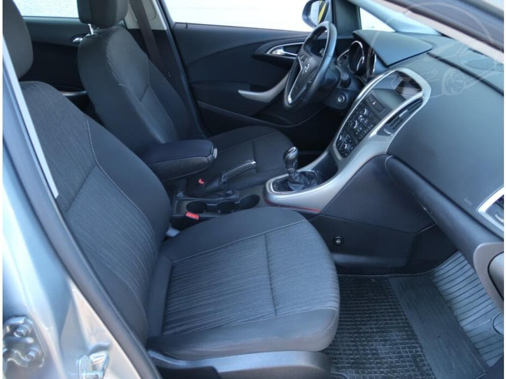 2011 Opel ASTRA - 17