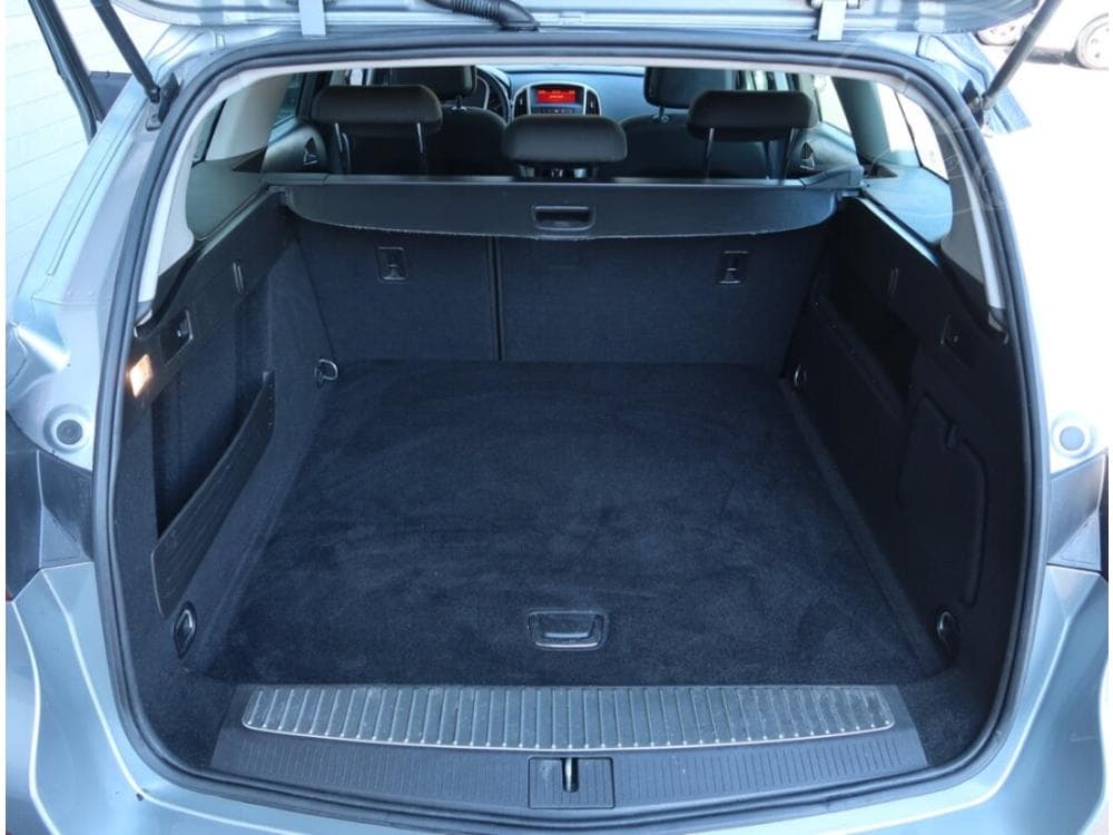 2011 Opel ASTRA - 25