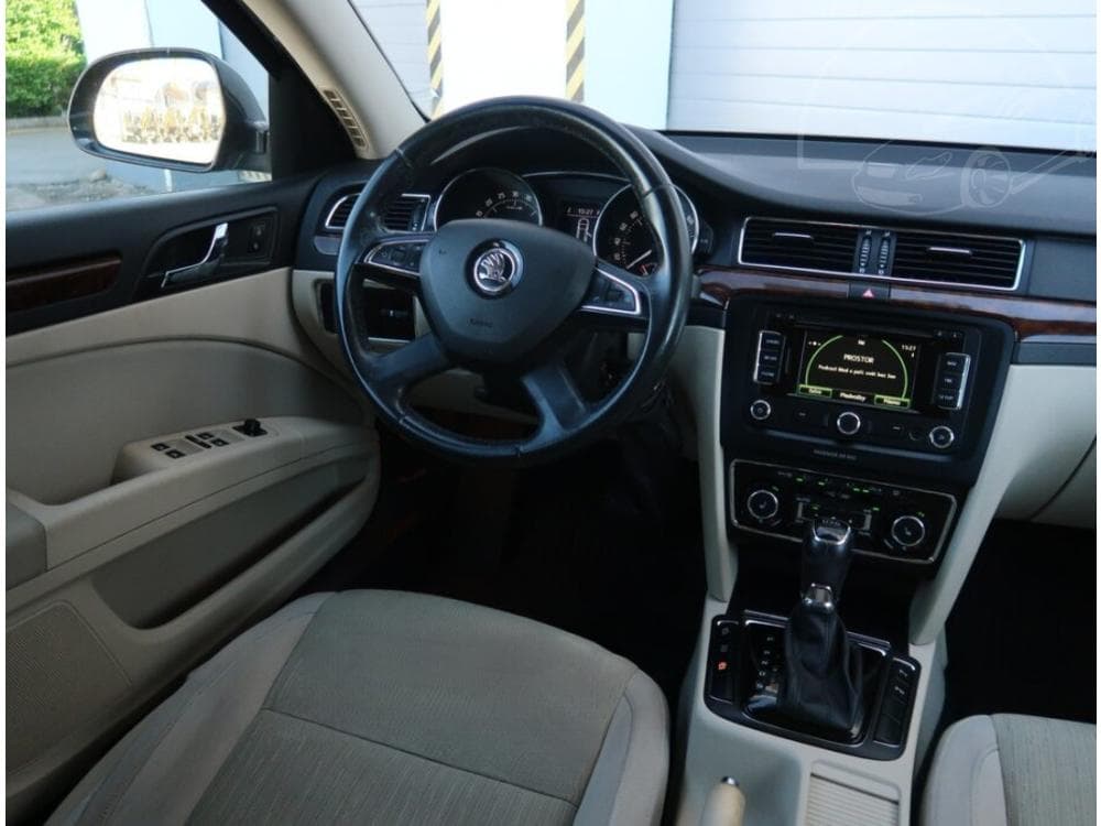 2014 Škoda SUPERB - 19