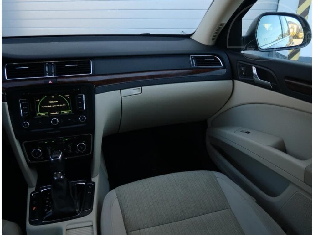 2014 Škoda SUPERB - 22