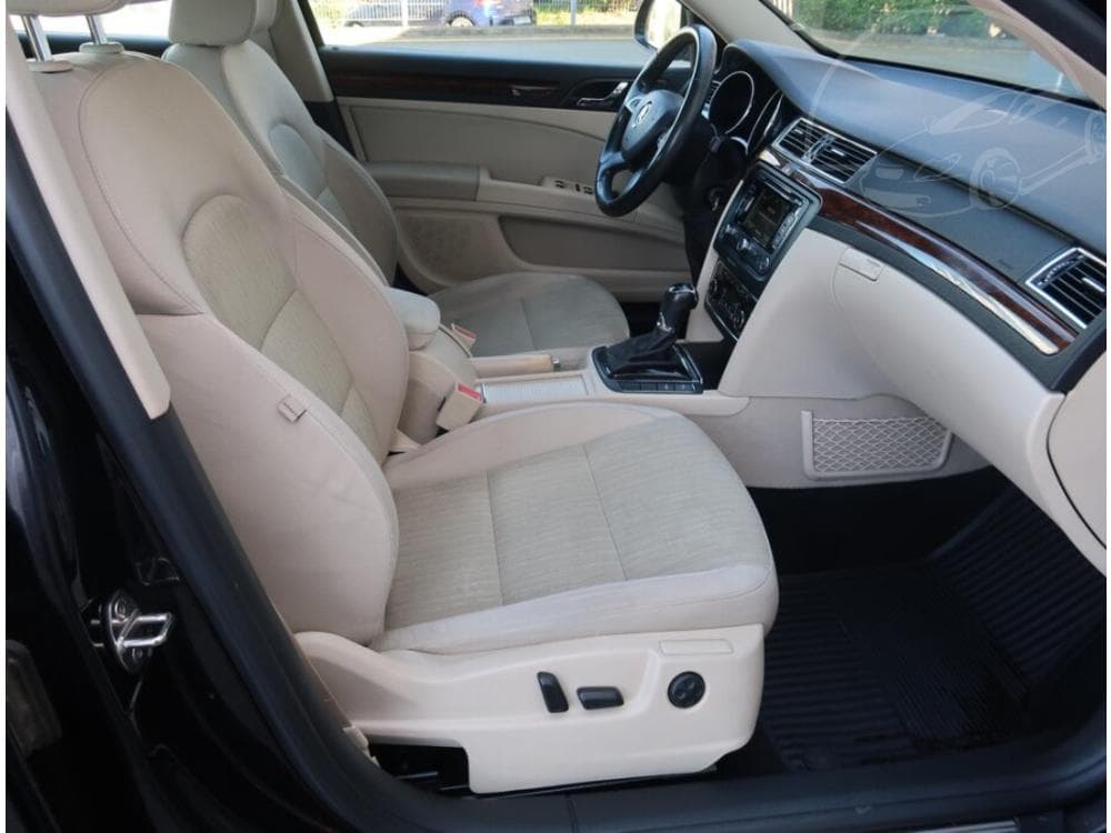 2014 Škoda SUPERB - 25