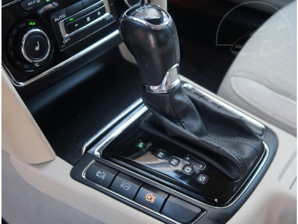 2014 Škoda SUPERB - 37