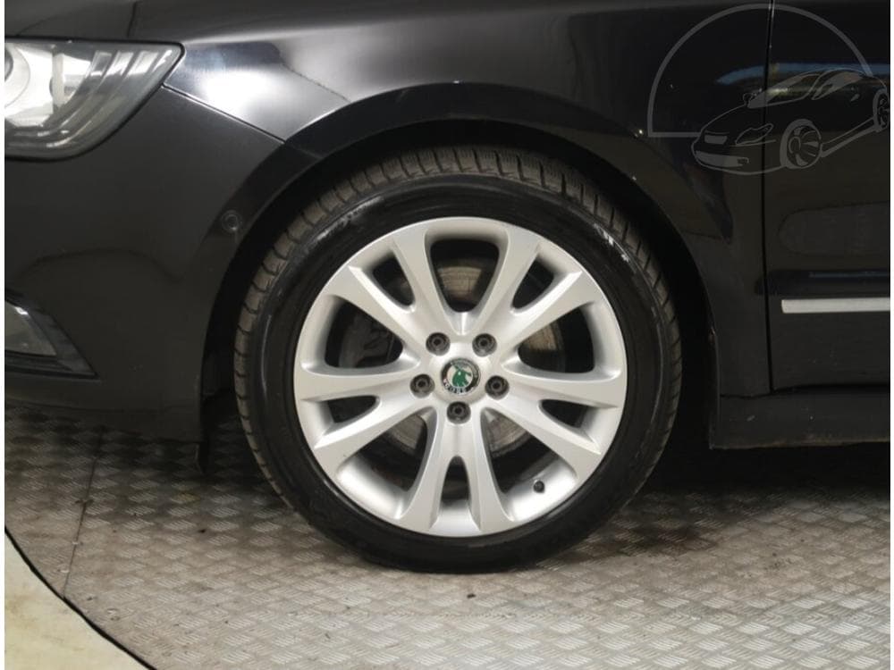 2014 Škoda SUPERB - 43