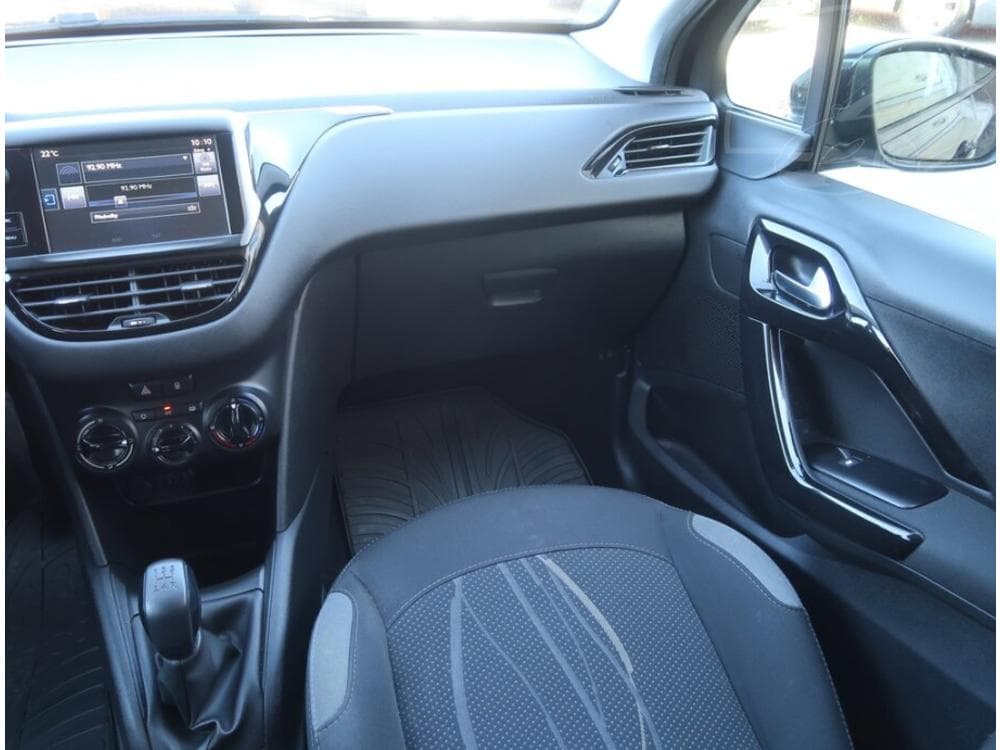 2014 Peugeot 208 - 8