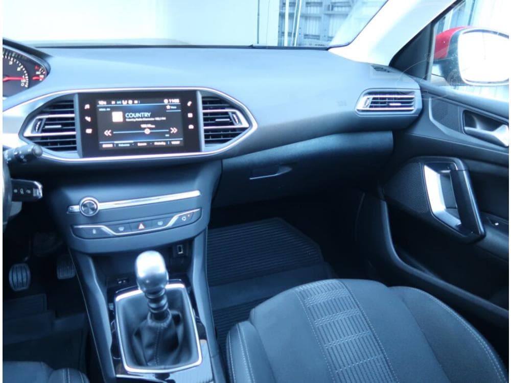 2018 Peugeot 308 - 22