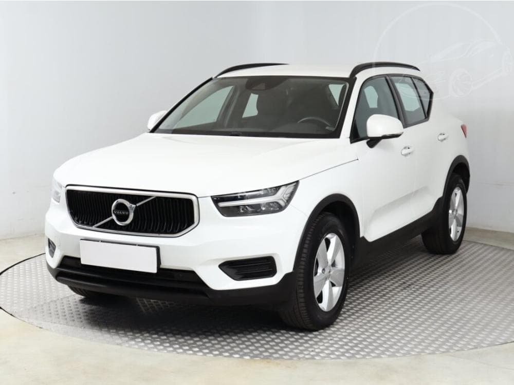 2022 Volvo XC40 - 5