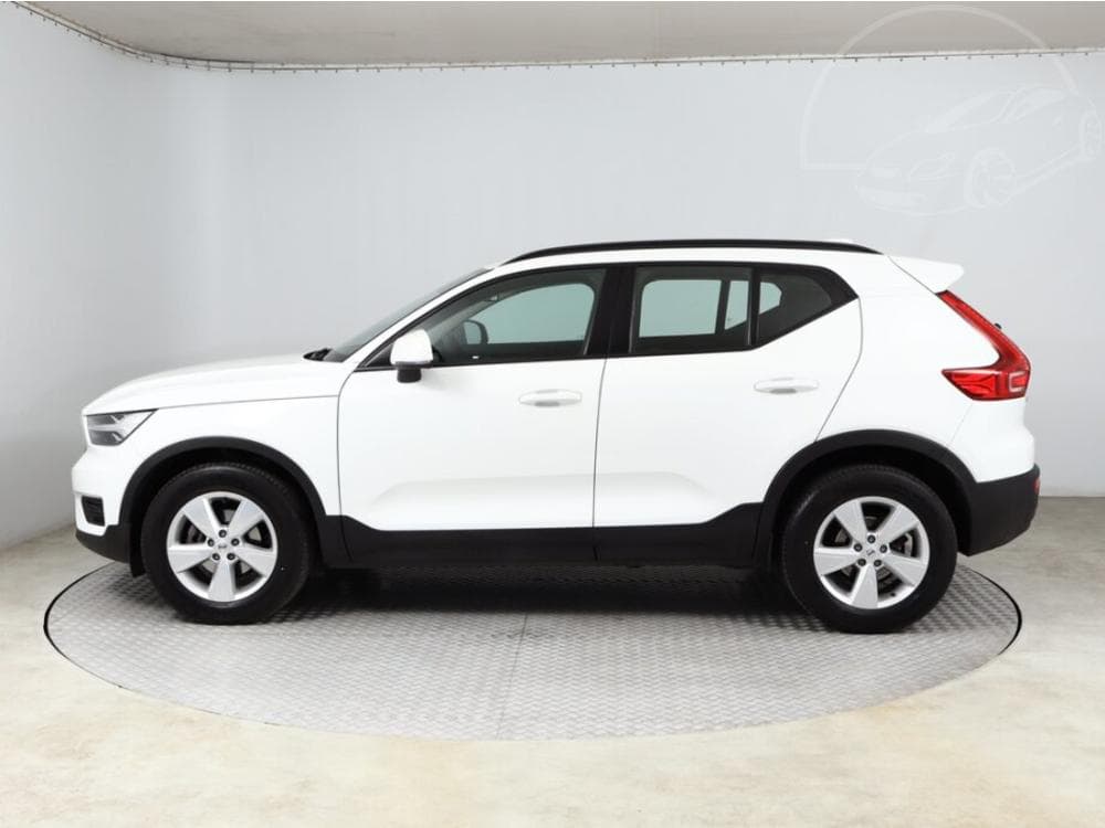 2022 Volvo XC40 - 9