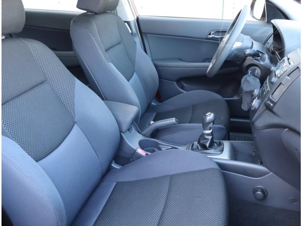 2010 Hyundai i30 - 9