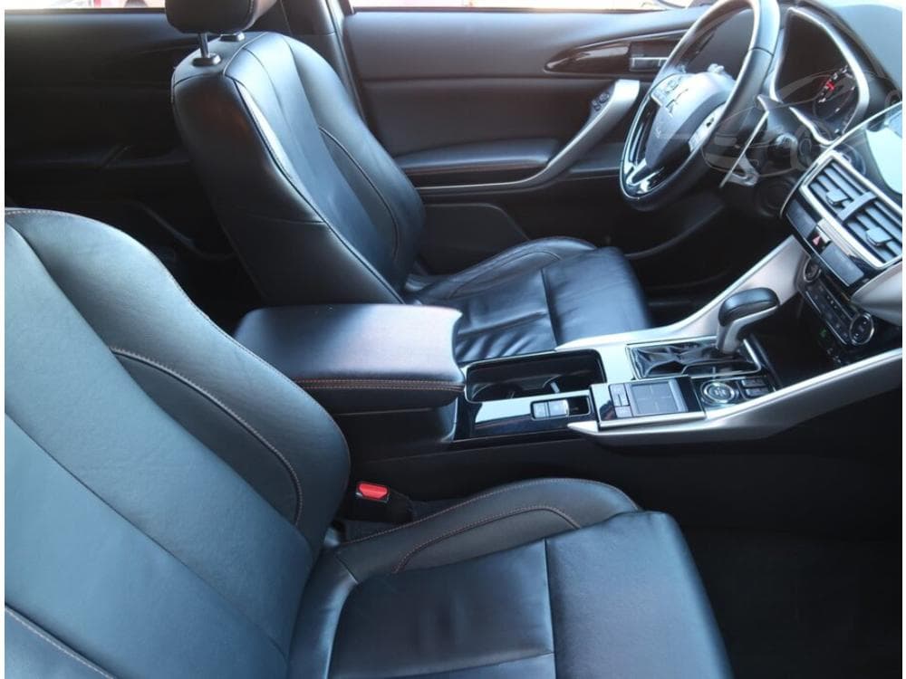 2018 Mitsubishi ECLIPSE - 17