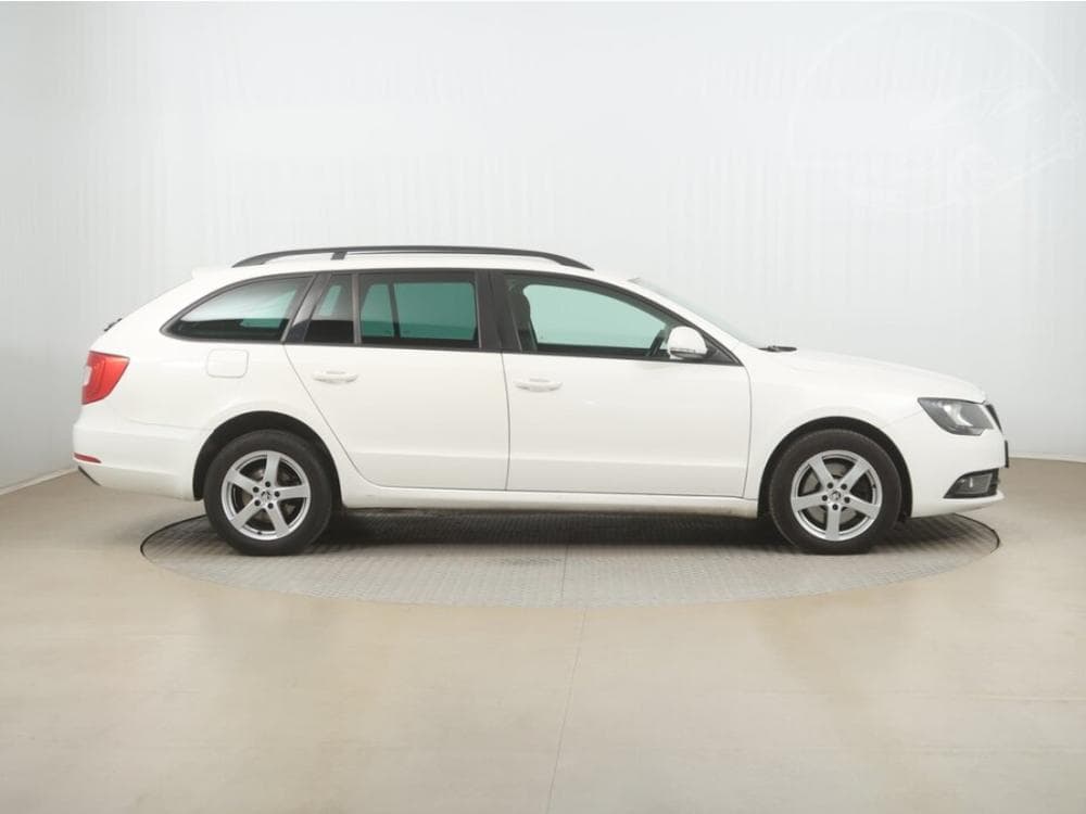 2014 Škoda SUPERB - 6