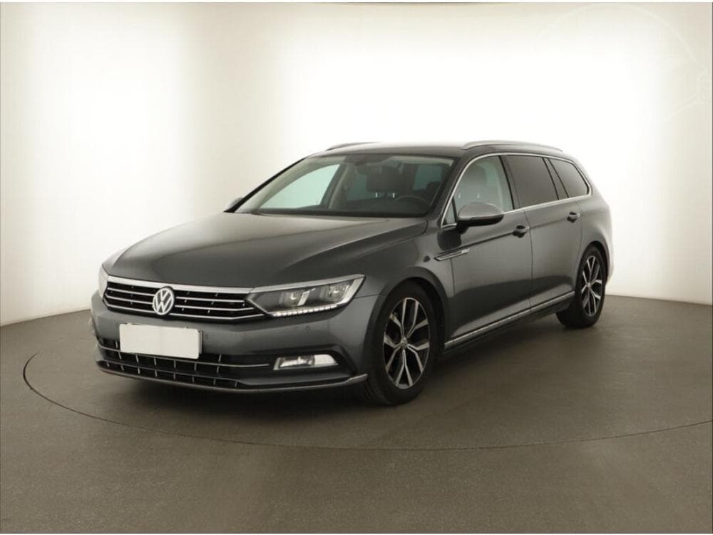 2016 Volkswagen PASSAT - 4