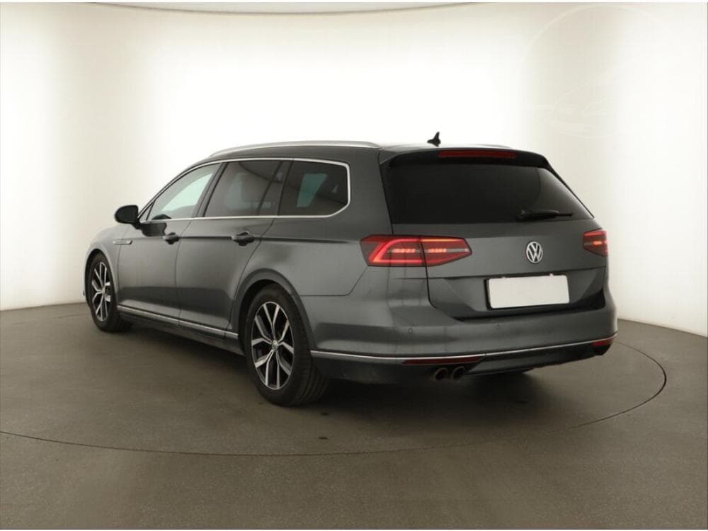 2016 Volkswagen PASSAT - 10