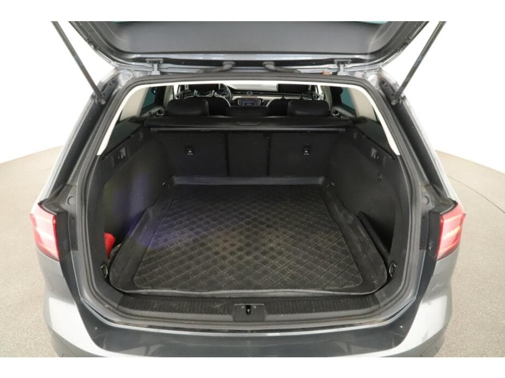 2016 Volkswagen PASSAT - 40