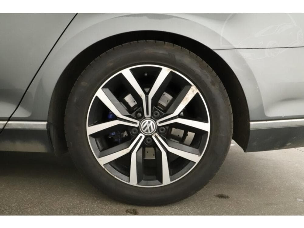 2016 Volkswagen PASSAT - 43