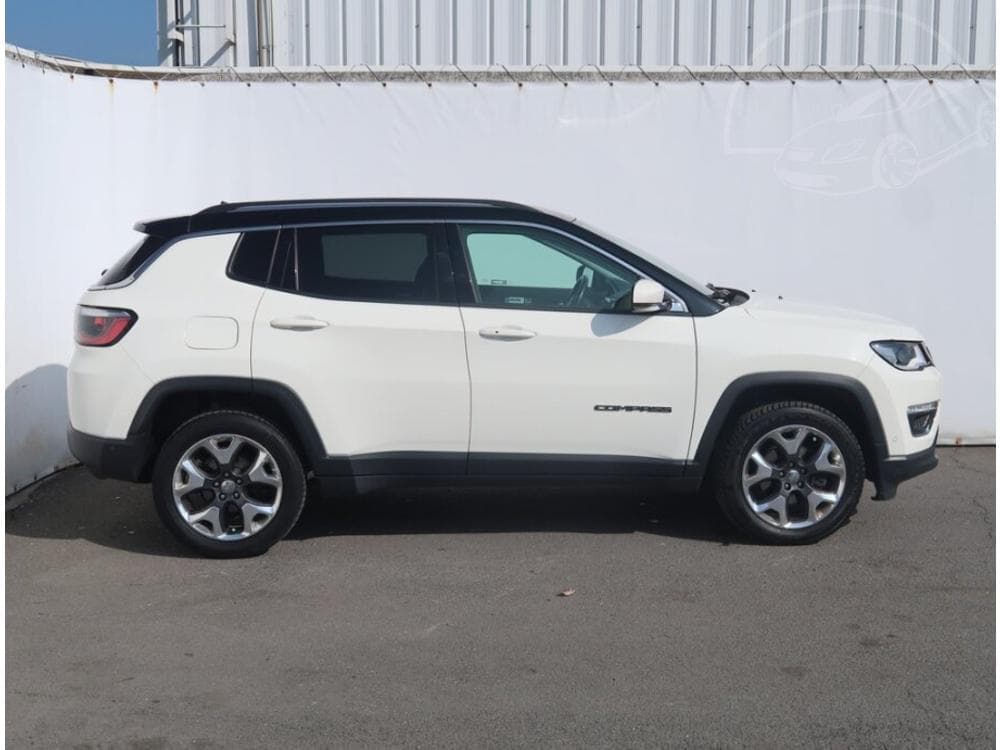 2019 Jeep COMPASS - 11