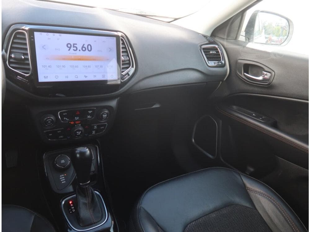 2019 Jeep COMPASS - 15