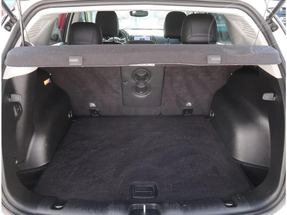 2019 Jeep COMPASS - 27