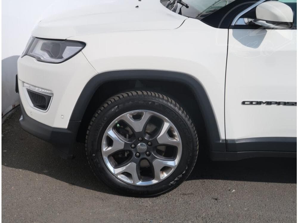 2019 Jeep COMPASS - 29