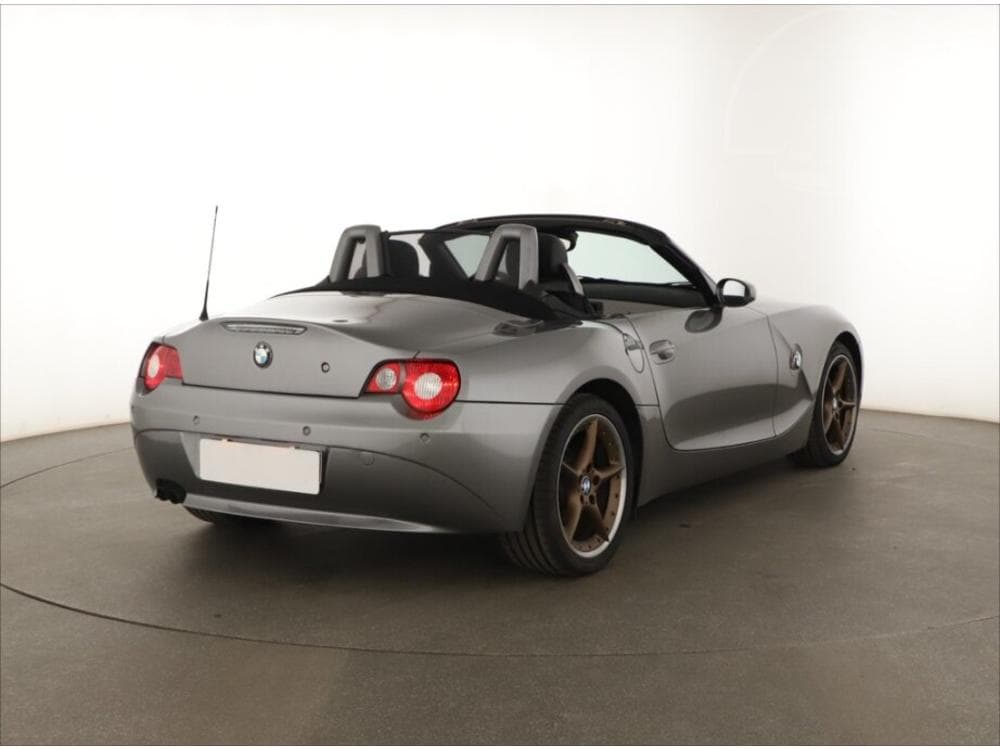 2005 BMW Z4 - 13
