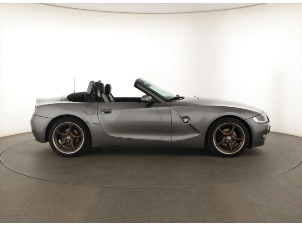 2005 BMW Z4 - 16
