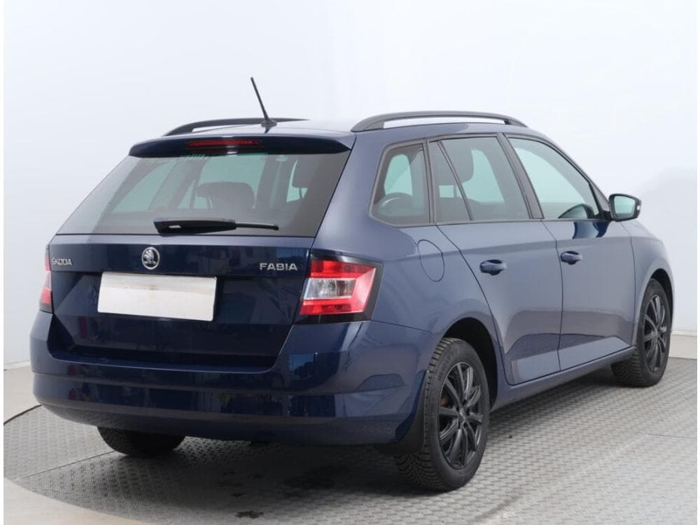 2015 Škoda FABIA - 9