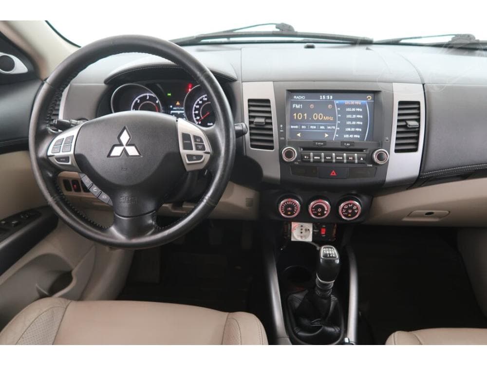 2011 Mitsubishi OUTLANDER - 13