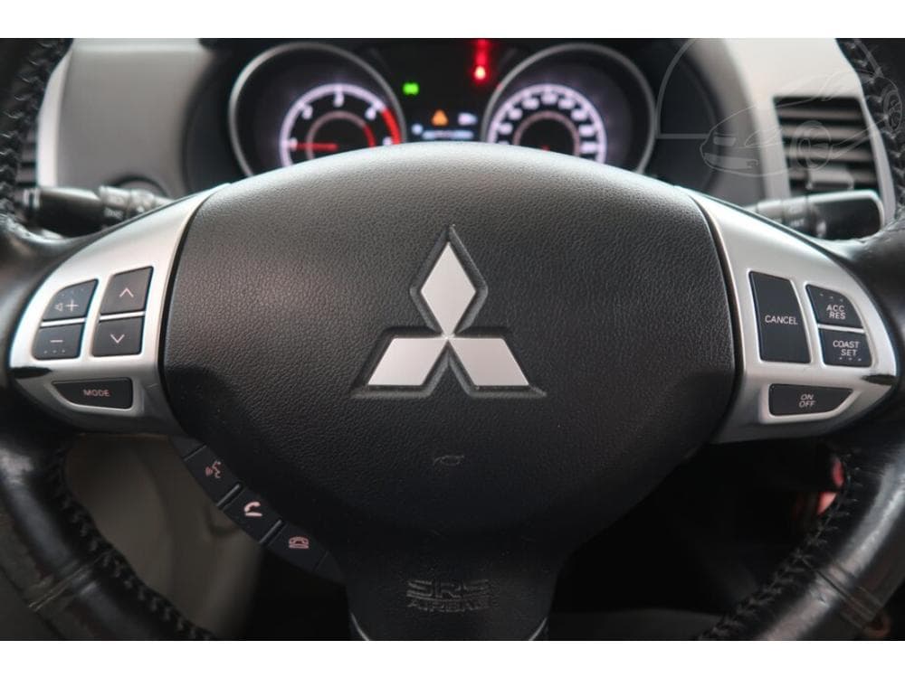 2011 Mitsubishi OUTLANDER - 29