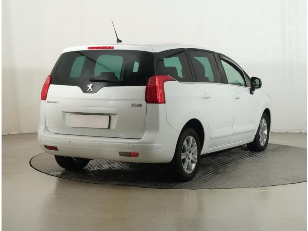 2011 Peugeot 5008 - 5