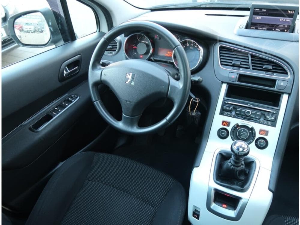 2011 Peugeot 5008 - 7