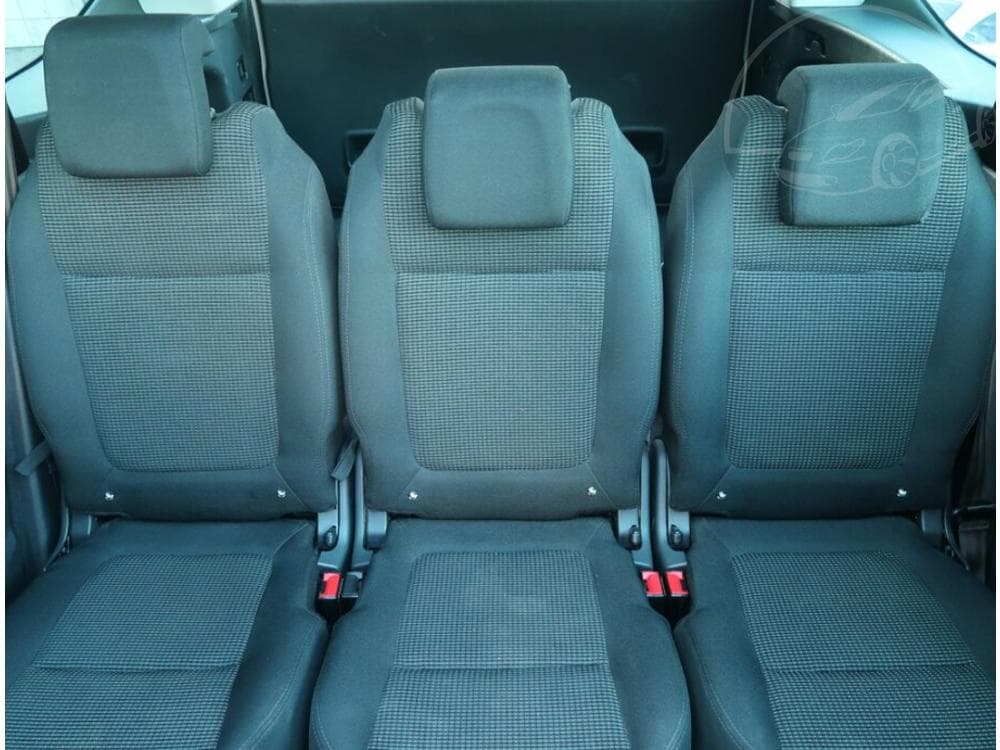 2011 Peugeot 5008 - 10