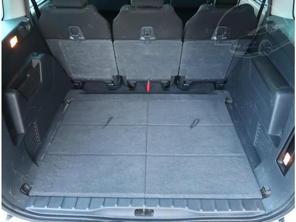 2011 Peugeot 5008 - 12
