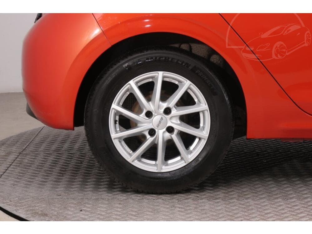 2016 Peugeot 208 - 11