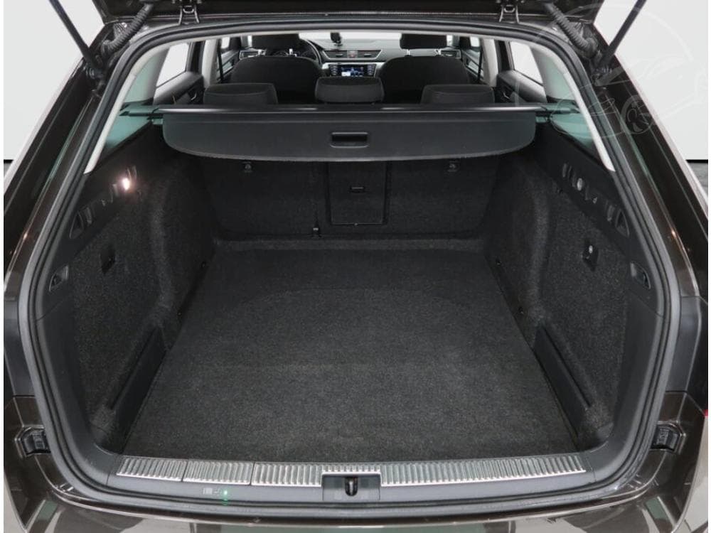 2015 Škoda SUPERB - 37