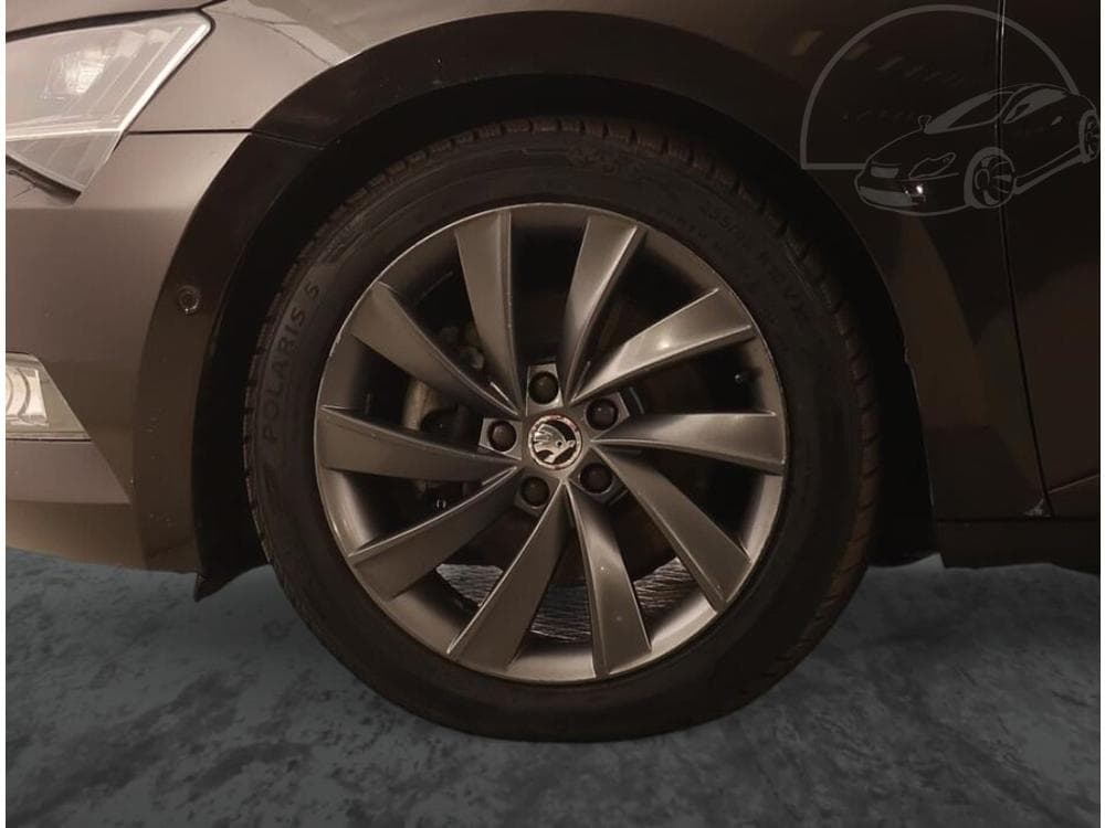 2015 Škoda SUPERB - 40