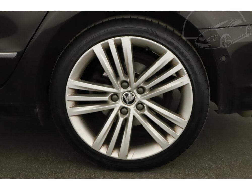 2014 Škoda SUPERB - 12
