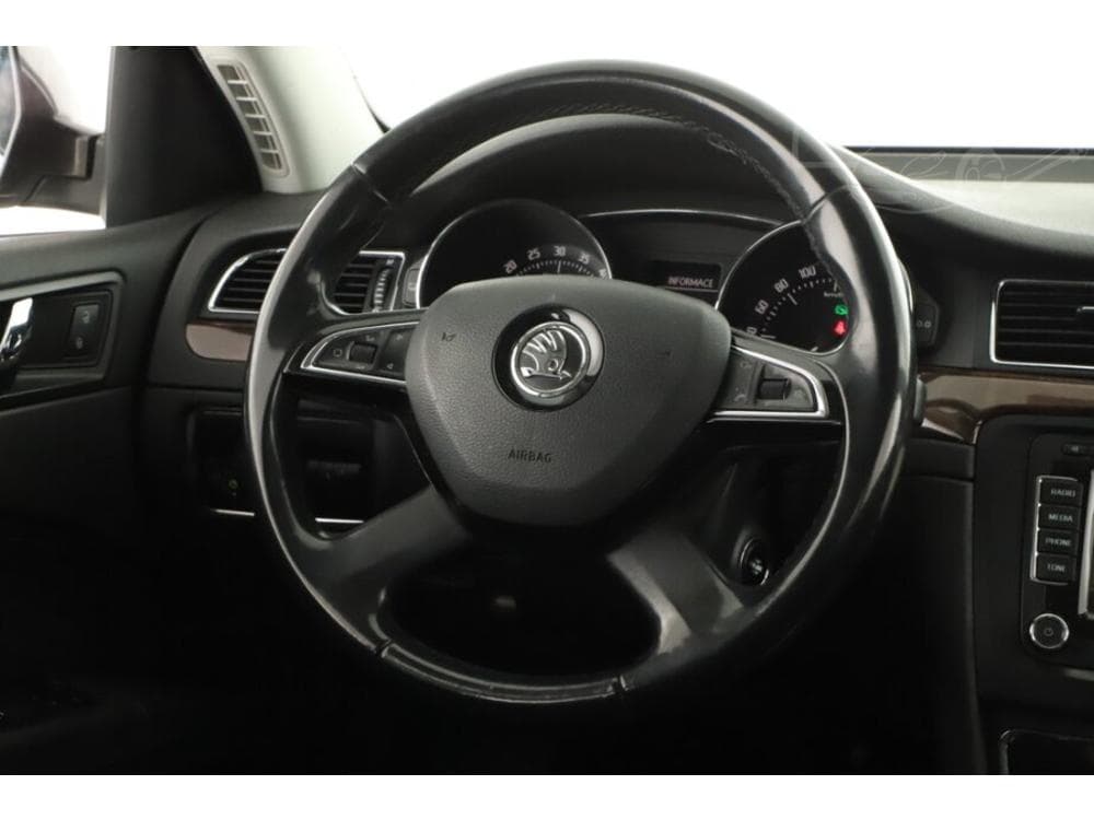 2014 Škoda SUPERB - 14
