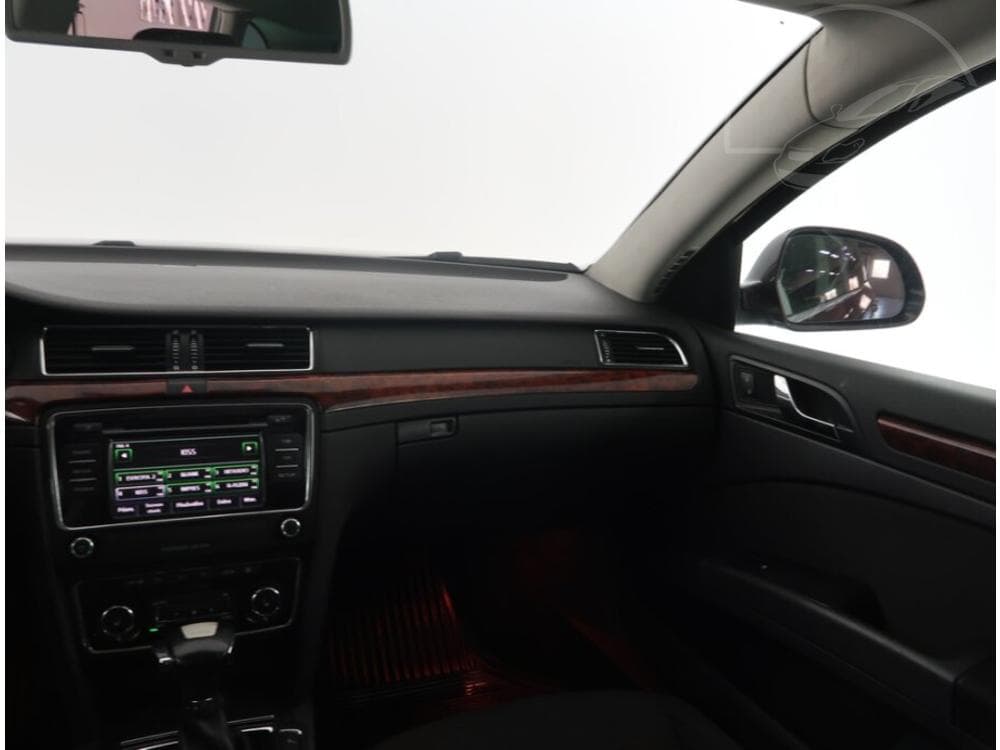 2010 Škoda SUPERB - 8