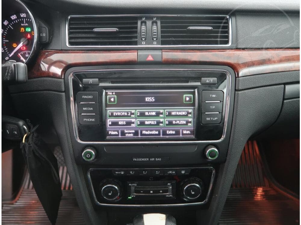 2010 Škoda SUPERB - 12