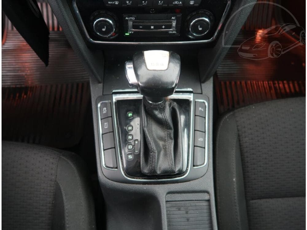 2010 Škoda SUPERB - 13